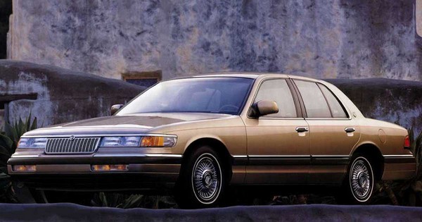 1992_Mercury_Cougar